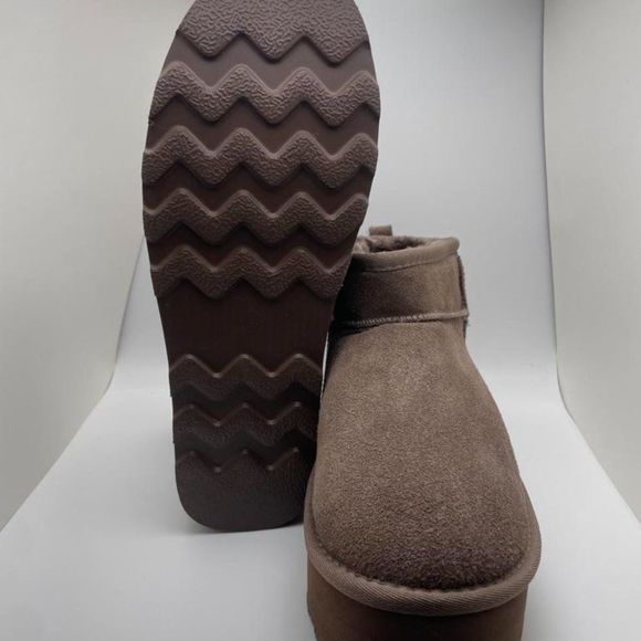 CUSHIONAIRE Women's COZY Genuine Suede pull on platform boot TAUPE 11 - Picture 5 of 6